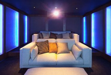 Helles Heimkino Sofa