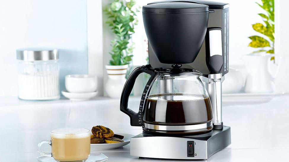 Kaffeefiltermaschine in Küche