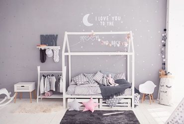 Skandinavisches Kinderzimmer in grau