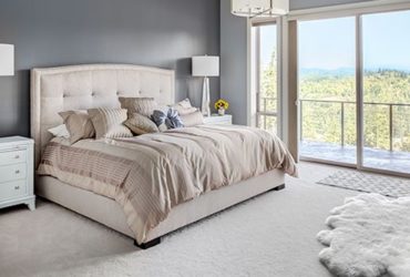 Boxspringbett in Schlafzimmer