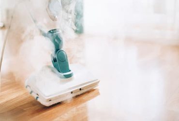 Dampfreiniger auf Laminat