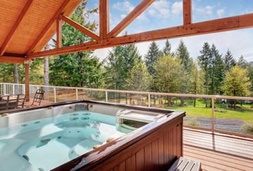 Whirlpool mit selbst gebauter Umrandung